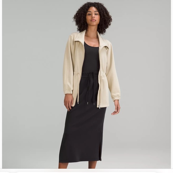 NWT Lululemon Women’s Softstreme Cinch-Waist Jacket - Picture 2 of 9